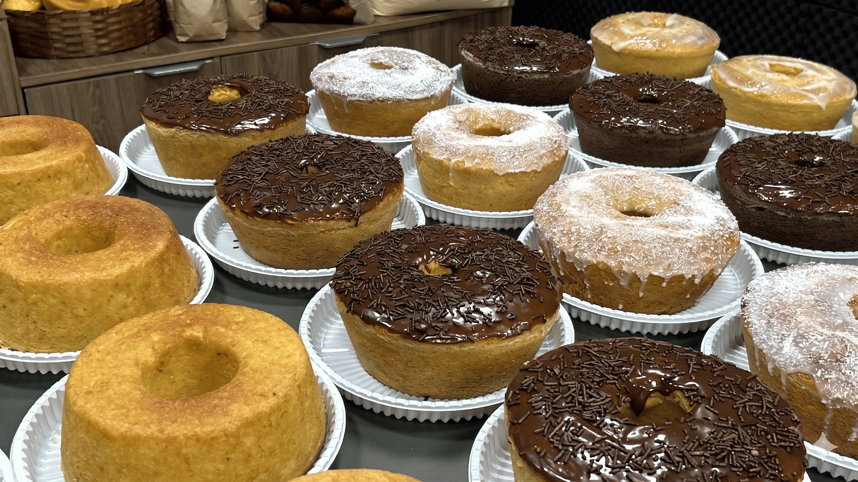 10 Sabores de Bolos Caseiros com a Mesma Massa